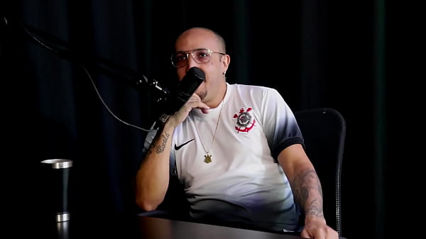 Como surgiu a ideia do nome, era caminhoneiro e garoto de programa, e sobre o policial federal… – Thiago Barão (SHEER/RED)