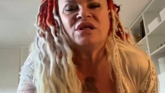 Talk to you while you jerk off – JOI and cock worship