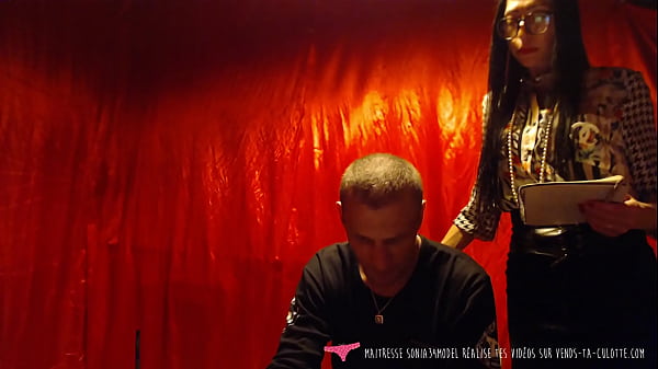 Vends-ta-culotte – Maitresse Sadique Française avec son Mauvais Elève en Dictée – Maitresse 34 Sonia Model